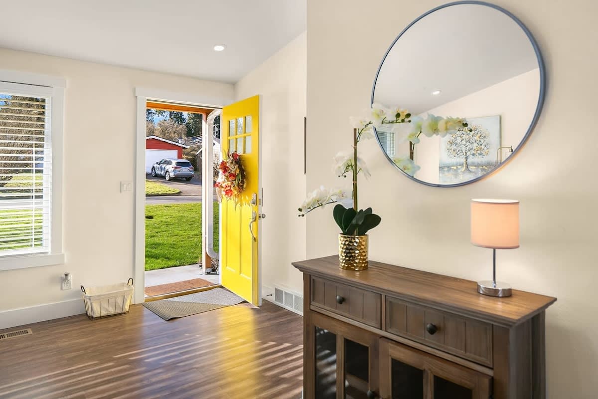 Entryway connecting to the living area