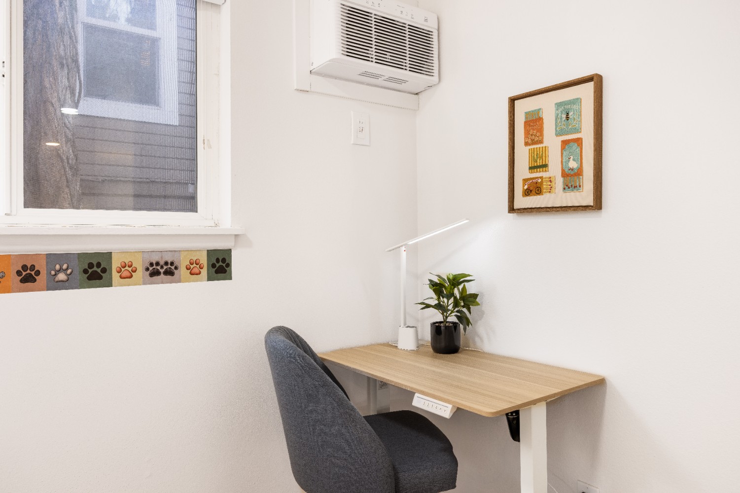 Pet-themed workspace in the Pet Friendly suite